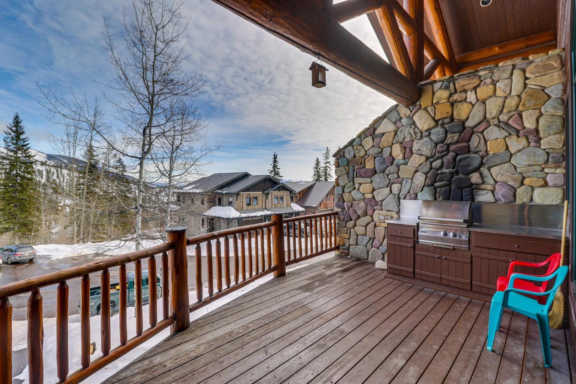 Spacious Whitefish Home With Sauna And Ski Resort View Exterior photo